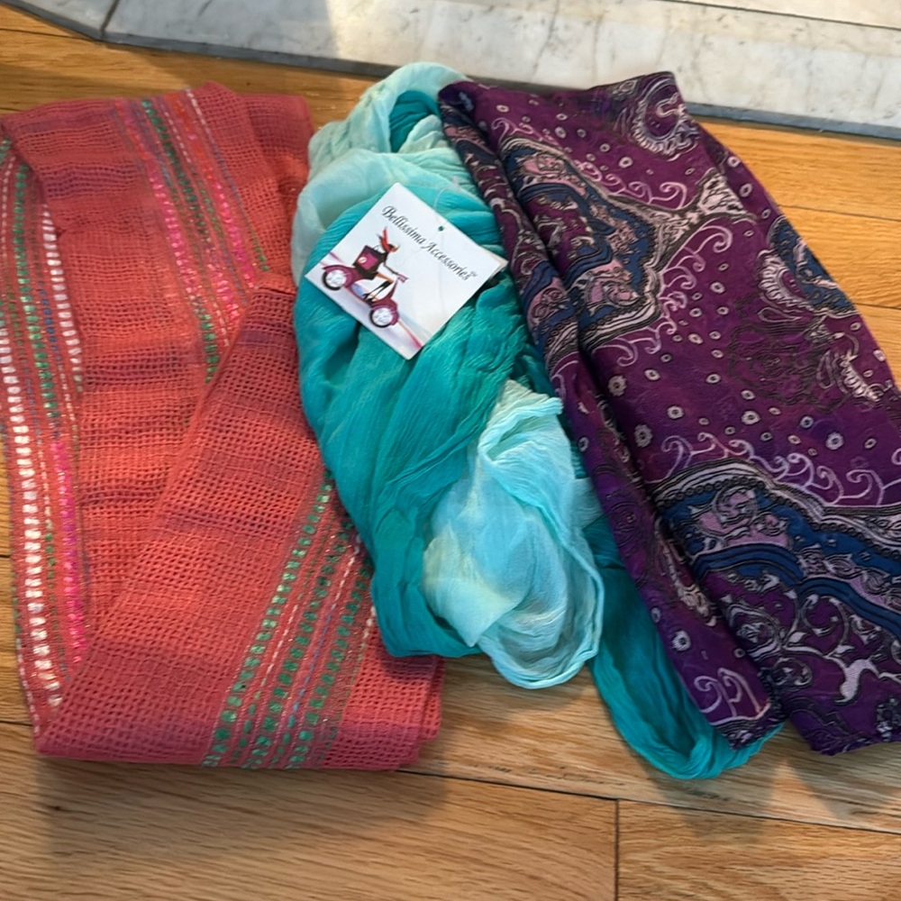 Bundle of Scarves!!